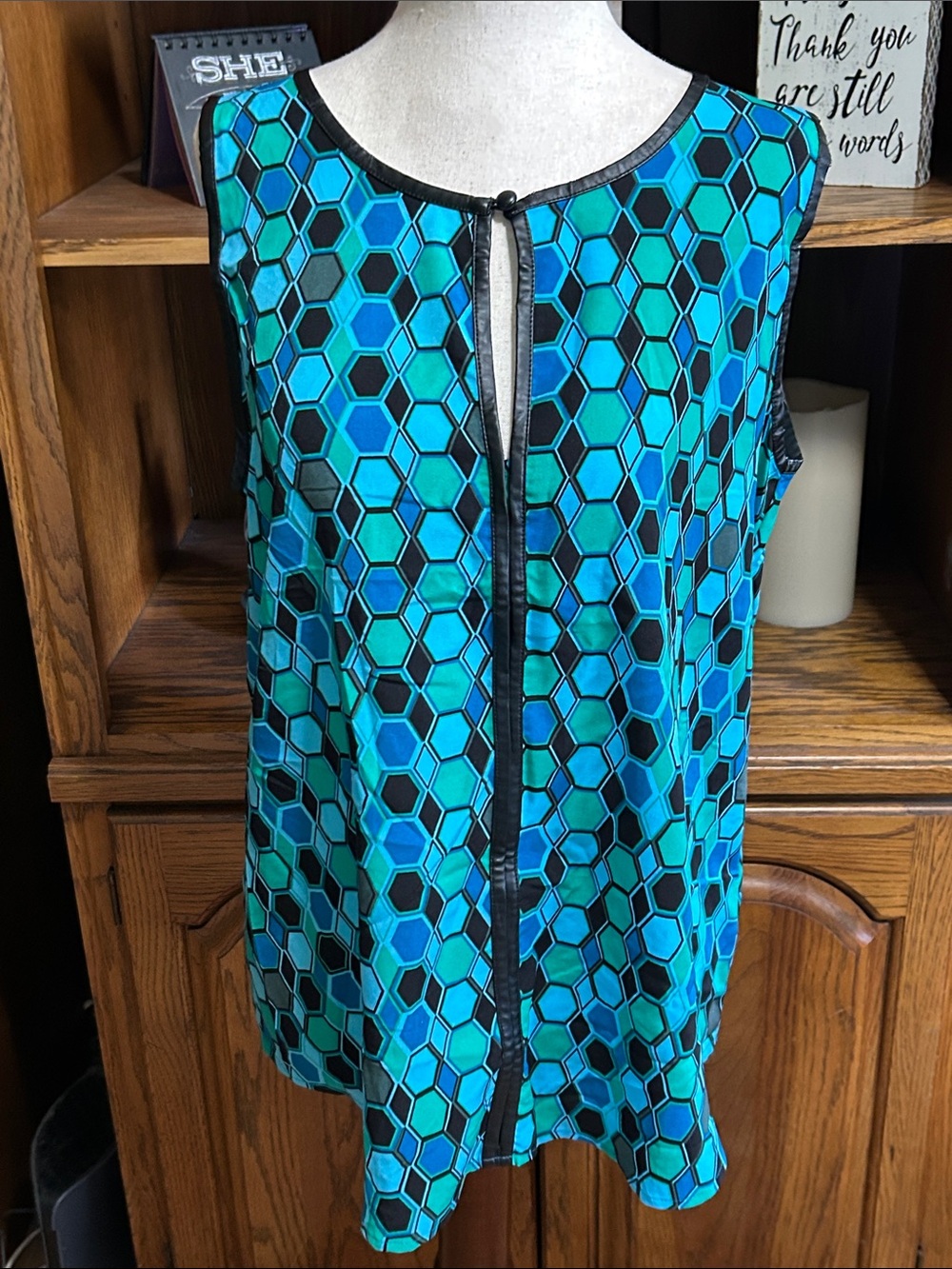 Sleeveless Hexagon Print Shell Top in Teal & Blue With Faux Leather Trim Medium